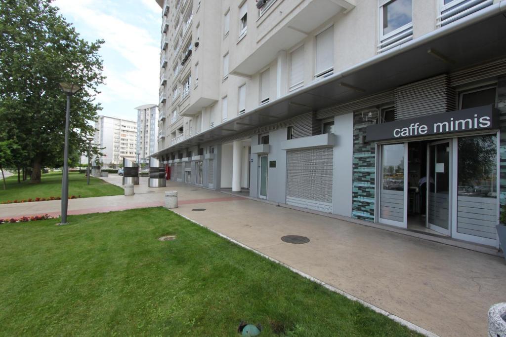New Belgrade Apartments, Parking 5 Eur Per Day Room photo