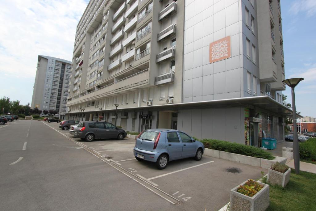 New Belgrade Apartments, Parking 5 Eur Per Day Room photo